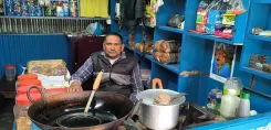 How is the PM SVANidhi scheme transforming street vendors' lives in Chamoli?