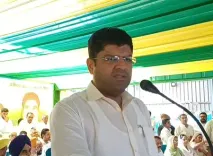 क्या हरियाणा में किसान परेशान हैं, जबकि सरकार का ध्यान कहीं और है? : दुष्यंत चौटाला