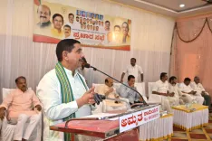 Pralhad Joshi chairs BJP meet in Gadag for MLC poll push
