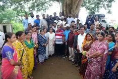 क्या प्रल्हाद जोशी ने स्वच्छता अभियान में भाग लिया और कर्नाटक में जातिगत सर्वेक्षण पर सवाल उठाए?
