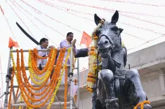 Pralhad Joshi pays tribute to Kittur Rani Chennamma on 248th Jayanti