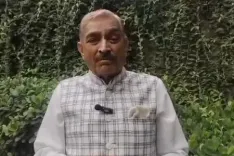 प्रीमियम पेट्रोल कीमत वृद्धि पर भड़के प्रमोद तिवारी, कहा- ये मुनाफाखोरी है, कीमत वापस लें