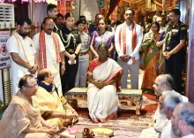 President Murmu offers prayers at Vijayawada's Kanaka Durga Temple
