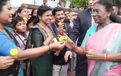 Did President Murmu's Heartwarming Gesture Delight Kerala School Children?