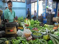 Why Are Vegetable, Fish, and Meat Prices Soaring in Kolkata Ahead of 'Bhai Dooj'?