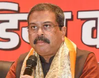 क्या प्रियंका गांधी की 'एनईपी' और 'पीएम श्री स्कूल' पर टिप्पणी अज्ञानता और राजनीतिक अवसरवाद है?