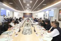 How did Public Sector Banks achieve a net profit of Rs 93,675 crore in the first half of 2025-26?