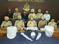 अमृतसर में हथियार-नशा तस्करी नेटवर्क ध्वस्त: AK-47, AK-56 और 10 किलो हेरोइन सहित तीन गिरफ्तार
