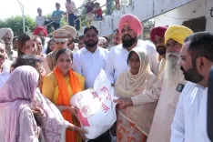 क्या केंद्रीय मंत्री निमुबेन बंभानिया ने बाढ़ प्रभावित गांवों का दौरा किया?