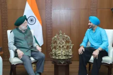 Puri meets Harbhajan Singh, two Rajya Sabha Sikhs reconnect