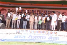 पूर्णिया रोजगार मेला: पप्पू यादव का 20 हजार युवाओं को नौकरी देने का दावा, इंदिरा गांधी स्टेडियम में उमड़ी भीड़