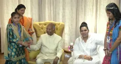 रक्षाबंधन पर पूर्व राष्ट्रपति रामनाथ कोविंद को बच्चों ने बांधी राखी, देश को दिया प्रेम और भाईचारे का संदेश
