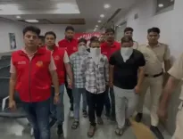 पूर्वी दिल्ली हथियारबंद लूट: 5 आरोपी गिरफ्तार, 21 सोने की चेन व ₹2.31 लाख बरामद