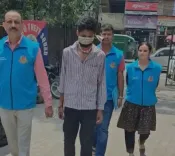 पूर्वी दिल्ली पुलिस ने कुख्यात वाहन चोर विजय पाल को दबोचा, तीन चोरी के दोपहिया वाहन बरामद