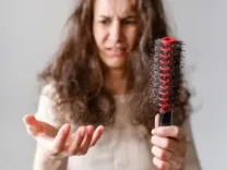 गर्मियों में बालों की मजबूती के लिए प्याज और आंवला का अनोखा मिश्रण