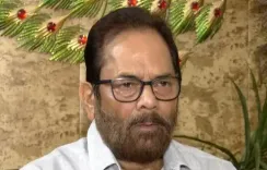 नकवी का राहुल गांधी पर निशाना: 'छात्र-प्रपंच' की आड़ में सियासत, ग्राउंड बुकिंग रद्द होने पर BJP का तंज