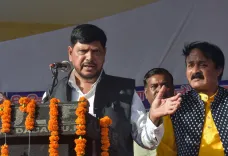 ब्रिक्स समिट सफल रही, राहुल गांधी के नॉनवेज बयान पर रामदास आठवले का पलटवार