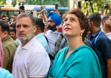 Rahul, Priyanka Gandhi released after detention during CEC protest in Delhi