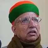 क्या राहुल गांधी संविधान और उसकी संस्थाओं का सम्मान नहीं करते?