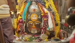 उज्जैन: महाकालेश्वर मंदिर में राजा स्वरूप में सजे बाबा महाकाल, भांग-ड्रायफ्रूट व रजत मुकुट से भव्य शृंगार