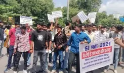 राजस्थान एसआई भर्ती रद्द होने पर छात्रों का फूटा गुस्सा, प्रदर्शन के दौरान पुलिस से तीखी बहस