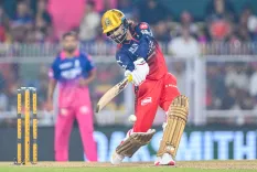 रजत पाटीदार का कप्तान बनकर बेहतरीन प्रदर्शन, आरसीबी ने आरआर के खिलाफ बनाए 201 रन