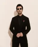 Rajkummar Rao's 'Deewar' enactment wins applause from Amitabh Bachchan on KBC