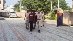 झालावाड़ में बस से स्मैक तस्करी: पुलिस ने दो आरोपियों को पकड़ा, ₹8 लाख की 38 ग्राम नशीली दवा जब्त