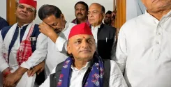 राम मंदिर दानपात्र विवाद: अखिलेश यादव बोले — 'आस्था से खिलवाड़ नाकाबिले माफी'