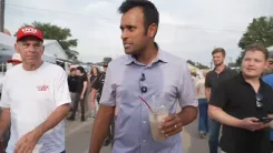 Ramaswamy Visits Democrat Tent at Ohio County Fair