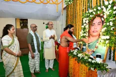 Ramdev visits Nemra, pays tribute to CM Hemant Soren's late mother