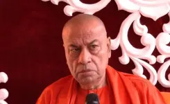 रामकृष्ण मिशन दुर्गा पूजा में कुमारी पूजा: स्वामी सर्वलोकानंद ने बताया शुभ शक्ति जागरण का संदेश