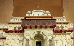 कनक भवन अयोध्या: माता कैकेयी ने मुंह दिखाई में सीता को दिया था यह दिव्य महल, विश्वकर्मा ने किया था निर्माण