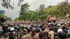 रांची में JPSC-JSSC धांधली के खिलाफ 7 घंटे से सड़क पर हजारों छात्र, लाठीचार्ज-आंसू गैस के बाद भी डटे