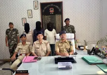 रांची में प्रतिबंधित कफ सिरप तस्करी का भंडाफोड़: 570 बोतलें बरामद, तीन गिरफ्तार
