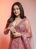 रश्मि देसाई बोलीं — थिएटर एक्टर्स को मिले ज्यादा सम्मान, 'यह सबसे कम आंका जाने वाला माध्यम'