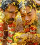 रश्मिका मंदाना की हल्दी रस्म बनी 'होली' मस्ती का जश्न, बालों में अब भी है असर 