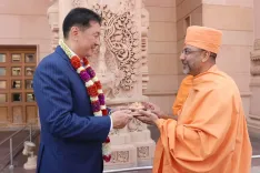 क्या राष्ट्रपति खुरेलसुख उखना ने अक्षरधाम में भगवान स्वामीनारायण के दर्शन किए?