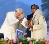 क्या राष्ट्रपति मुर्मू और पीएम मोदी ने मशहूर मूर्तिकार राम सुतार के निधन पर दुख व्यक्त किया?