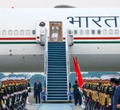 PM मोदी जकार्ता पहुंचे, राष्ट्रपति प्रबोवो के गर्मजोशी भरे स्वागत पर जताया आभार