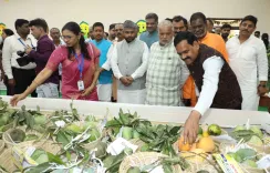 बीएयू सबौर में राष्ट्रीय आम समागम: 1,000 से अधिक किस्में प्रदर्शित, जर्दालू और मियाजाकी बने आकर्षण का केंद्र