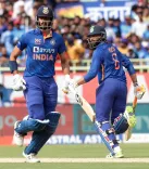 क्या रवींद्र जडेजा और अक्षर पटेल का साथ खेलना बेहतर विकल्प है?: मोहम्मद कैफ