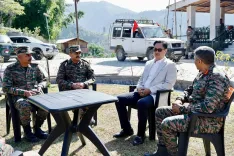 Rijiju meets 19 Maratha Light Infantry at Nakhu residence