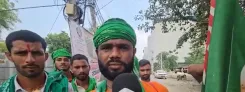 RJD fan walks from Barh to Patna with Gangajal for 'Lord Lalu Yadav'