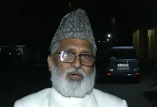 सड़क पर नमाज पर योगी के बयान को उत्तराखंड मदरसा बोर्ड चेयरमैन का समर्थन, कहा — 'मस्जिद में शिफ्ट में पढ़ें'