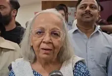 नाना पाटेकर की प्रार्थना सभा: रोहिणी हट्टंगडी बोलीं — 'स्टारडम कभी सिर पर नहीं चढ़ा'