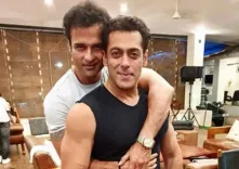 Rohit Roy's back-hug with Salman Khan: 'Affection reserved for those he loves'