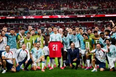Ronaldo dons Diogo Jota's No. 21 shirt after Portugal's 2-1 World Cup win