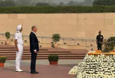 Did Russian President's aide Honor Indian War Heroes?