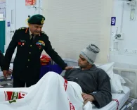 क्या साल के पहले दिन जख्मी और बीमार सैनिकों से मिलने अस्पताल पहुंचे सेनाध्यक्ष?
